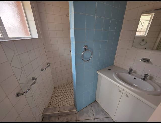5 BEDROOM HOUSE FOR SALE IN SINOVILLE